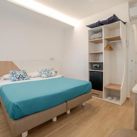 Brezza Marina Guest house *