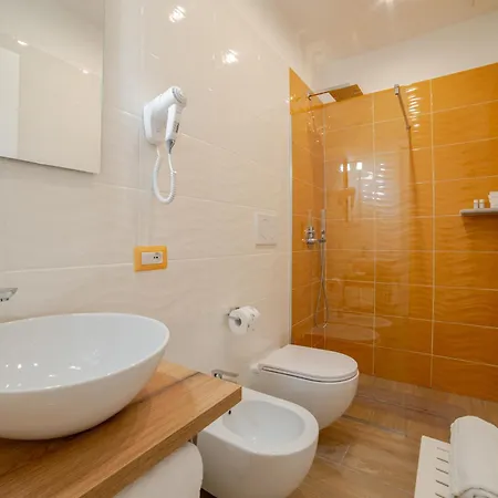 Brezza Marina Πανσιόν 4*